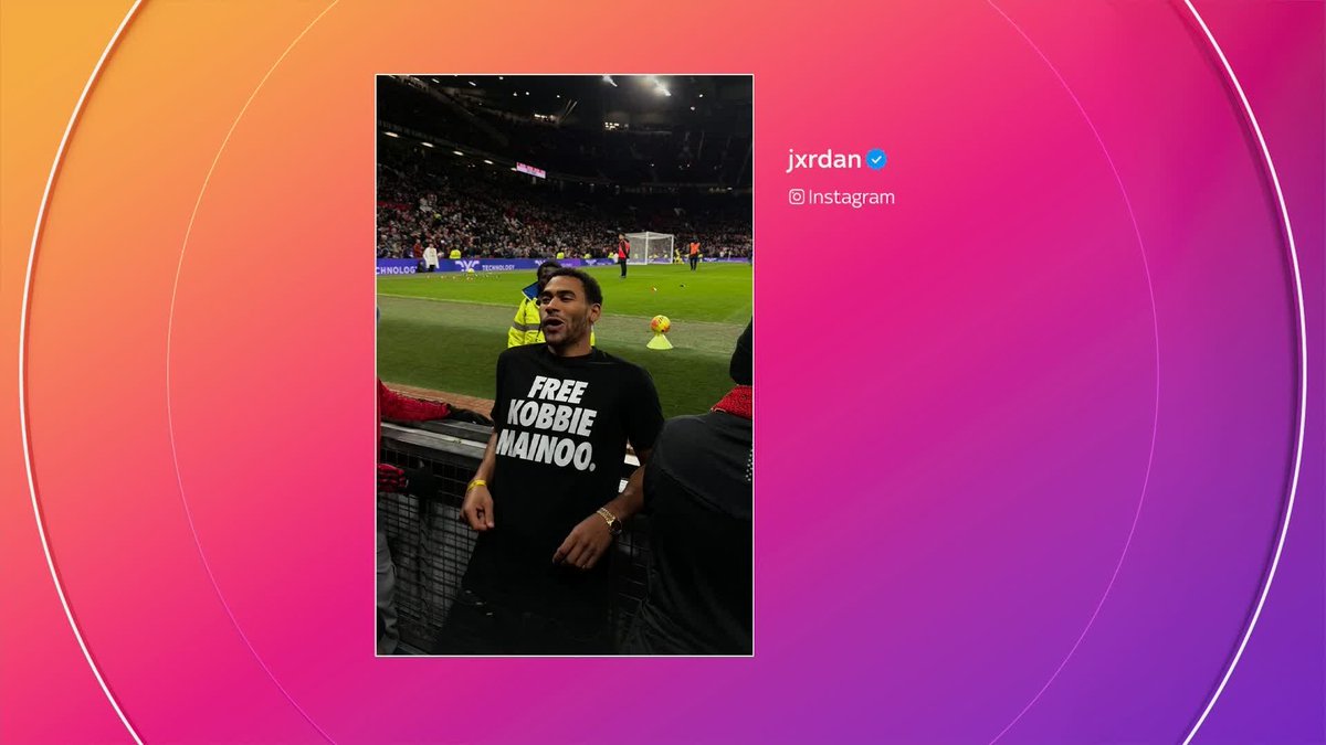 ๐ฃ๏ธ "This is the most stupid thing, he takes that Love Island energy to Man United" Man United fan KG on Kobbie Mainoo's half-brother wearing a t-shirt with the text 'Free Kobbie Mainoo' emblazoned on it.