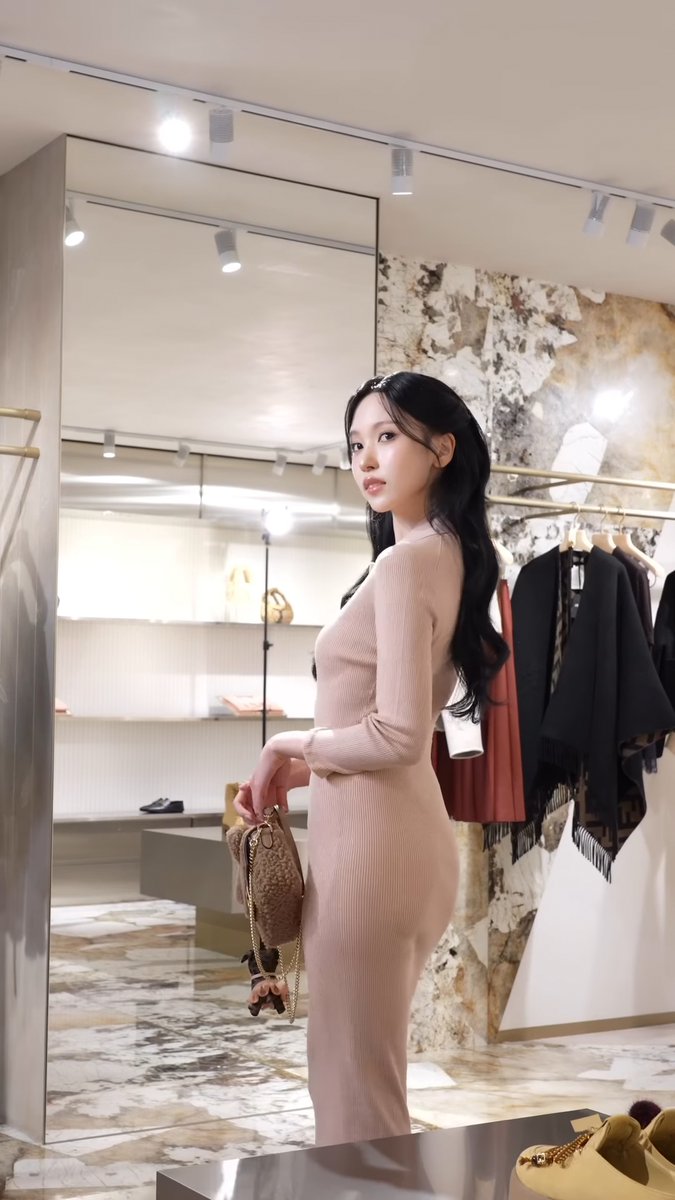 MINA FOR FENDI BEHIND THE SCENES