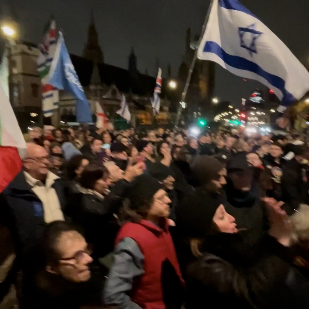‘I understand…’ ‘No you don’t!’ Government minister Ashley Dalton was heckled at a vigil for those killed in the Bondi Beach terror attack. Nick Ferrari puts it to Labour Against Antisemitism's Alex Hearn.