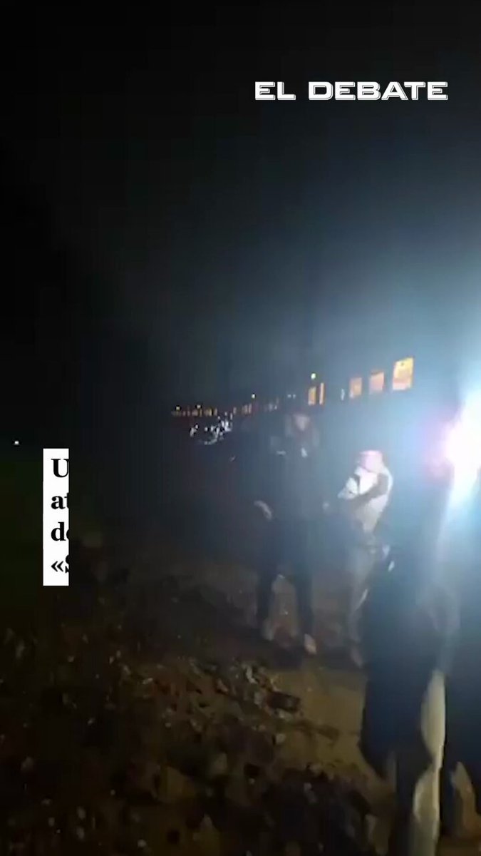 🚆🚫 Una avería deja 6 horas atrapados a los pasajeros del tren de Huelva a Sevilla «Sin luz y fuera, lloviendo» Tuvieron que ser finalmente transbordados a otro tren para finalizar el trayecto 📹 Fuente: Ana Oreiro