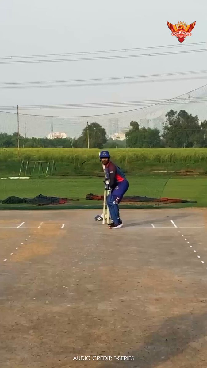 He can BAT, but you gotta wait for the end 🔥 [Shivang Kumar | TATA IPL Auction | Play With Fire]