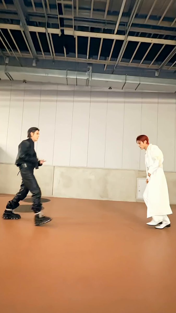 [🎬] Wooyoung 'Talk to You' Challenge with TXT Yeonjun #ATEEZ #에이티즈 #WOOYOUNG