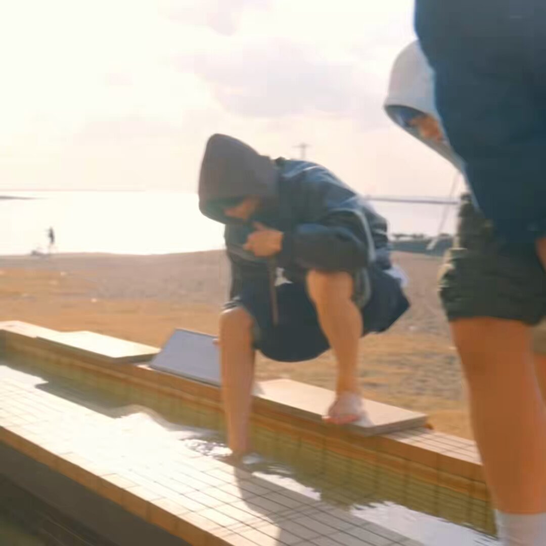 천연 족탕 물이 너무 뜨거웠는지 발 빨개졌다구 발도 못 담그고 샤브샤브마냥 넣다 뺐다가 하는거 오시온 왤케 애기같고 귀엽지