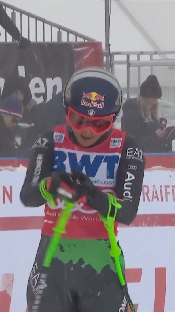 When Sofia Goggia broke her hand mid-run and still finished second 😳 Professional skiers are built different 💪