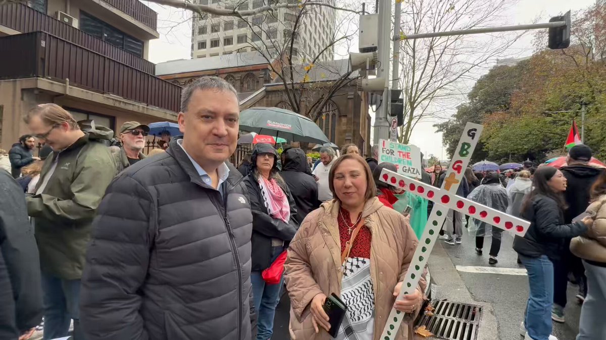 Australian politicians are attacking John Ruddick MLC for standing with a Palestinian Christians on the harbour bridge. So here is Ruddick’s brilliant conduct on the day. Mundine is trying to exploit the tragedy on #bondibeach to push for a genocide.