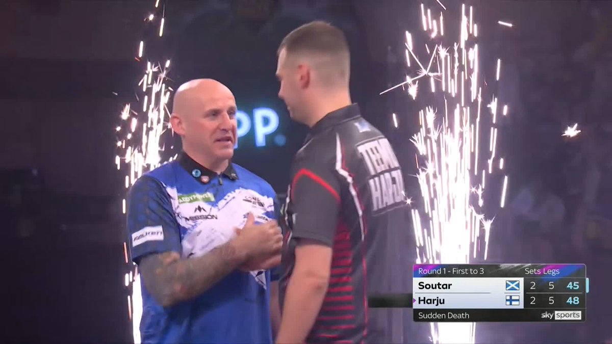 SOUTAR WINS A MARATHON BATTLE! 🏴󠁧󠁢󠁳󠁣󠁴󠁿 Alan Soutar FINALLY gets over the line! The Scotsman was pushed to the brink by Teemu Harju, but he gets the job done in a remarkable contest! 📺 #WCDarts | R1
