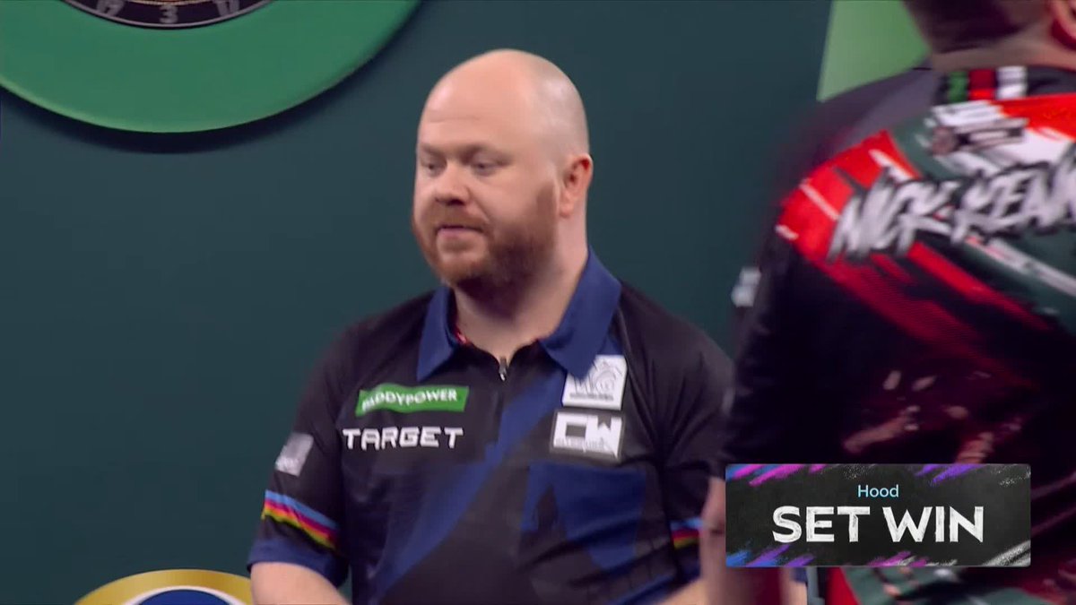 HOOD OFF TO A FLYER! The man nicknamed 'Happy Feet' has certainly found his feet in that opening set! Justin Hood averages 107.36 on his way to clinching set one against Nick Kenny! 📺 #WCDarts | R1