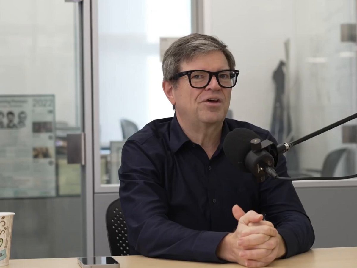 📁 Yann LeCun, Chief AI Scientist at Meta, says many people misunderstand what a world model really is. He explains that it is not about reproducing the world in full detail like a visual simulator. He warns that generating video may look impressive, but it does not guarantee the system has learned the underlying dynamics of reality.
