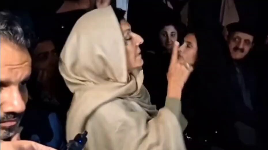 🚨سارا پاکستان مجبوری میں ہے، پولیس مجبور ہے میڈیا مجبور ہے لیکن ہم مجبور نہیں ہیں کیونکہ ہم نے فیصلہ کر لیا ہے " آزادی یا موت " علیمہ خان