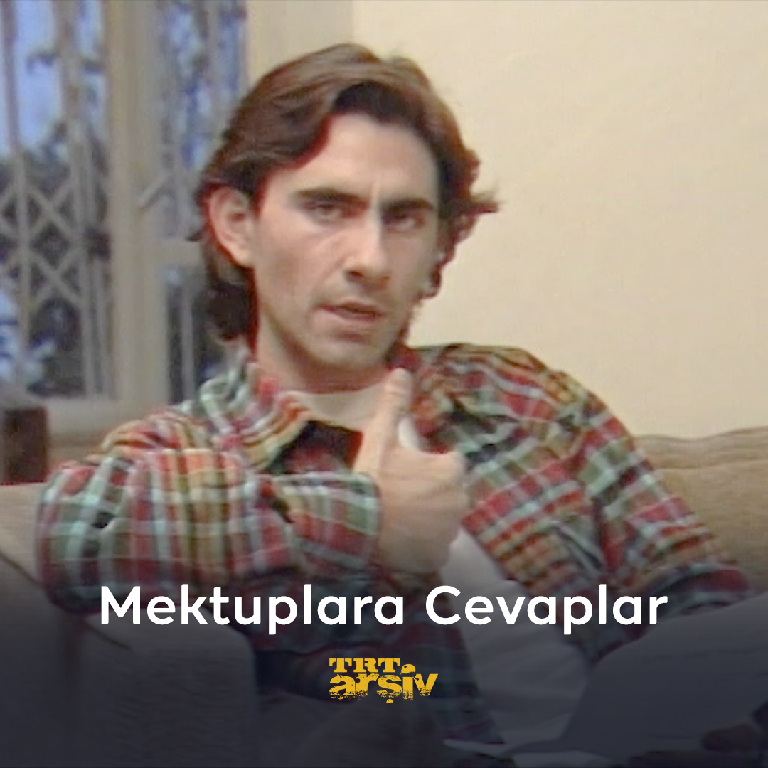 Seyirciden gelen mektuplar okunuyor, cevaplar ise efsane. 😅