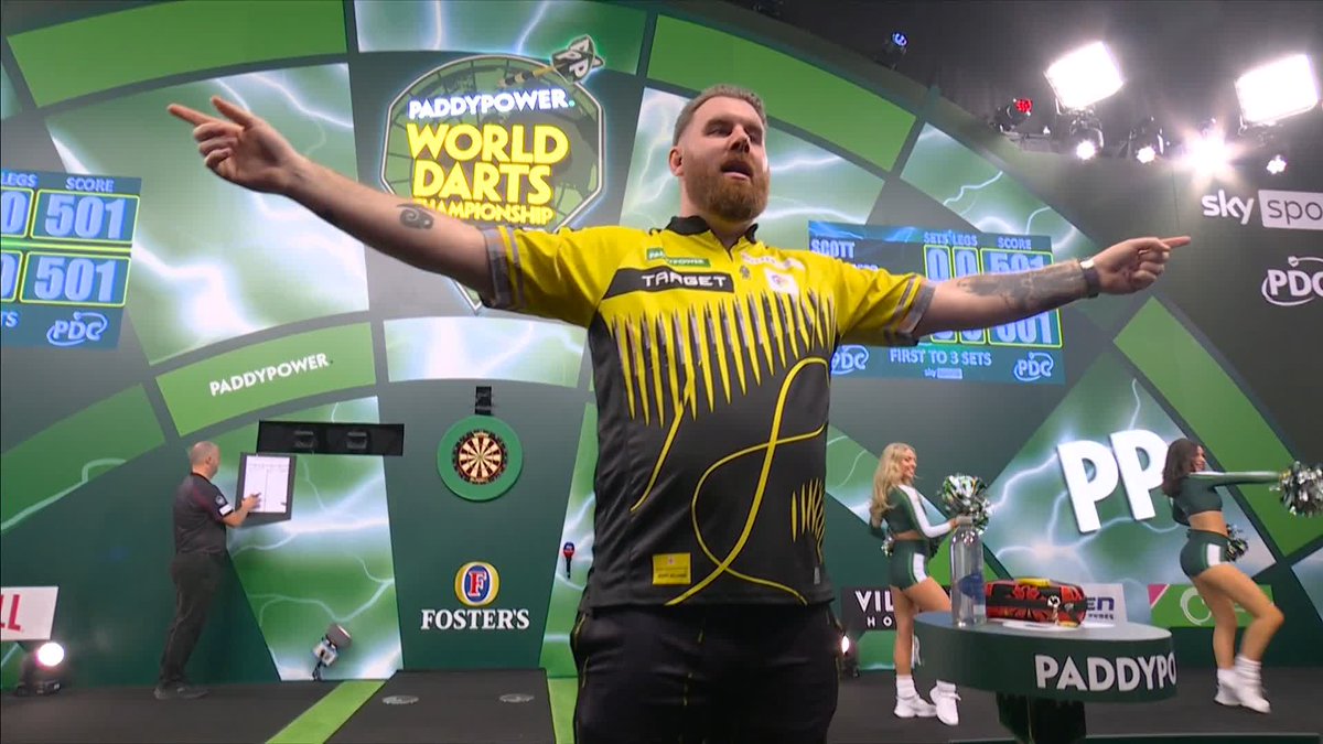A Golden entrance for Scott Williams ✨