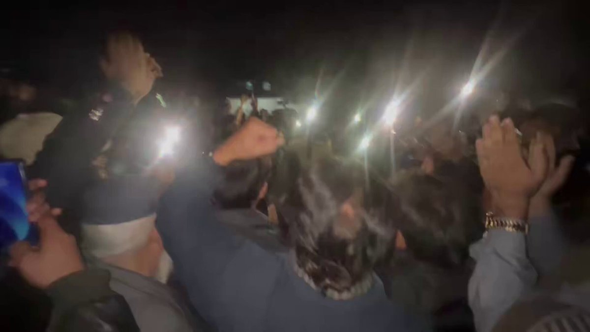 Scenes by Adiala Today The people will never stop supporting Imran Khan and Pakistan. Asim Munir is fighting a losing battle, nobody can win against the people of Pakistan. Most AM can do is keep Qabza until the people decide that enough is enough! #چلو_چلو_اڈیالہ_چلو