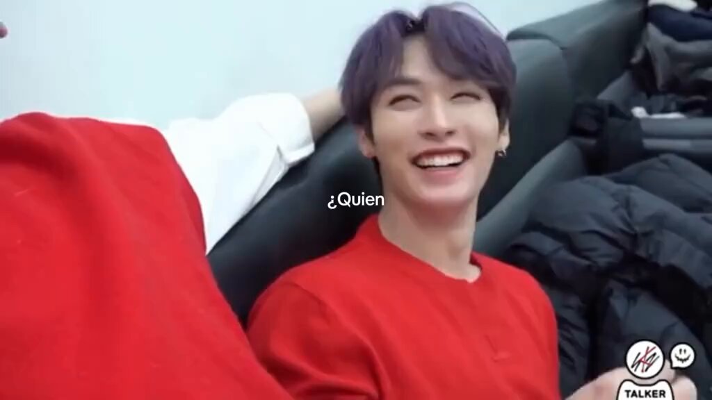 — ¿𝖰𝗎𝗂𝖾𝗇 𝗍𝖾 𝗏𝖺 𝖺 𝗾𝘂𝗲𝗿𝗲𝗿 𝗍𝖺𝗇𝗍𝗈 𝖼𝗈𝗆𝗈 𝘆𝗼?