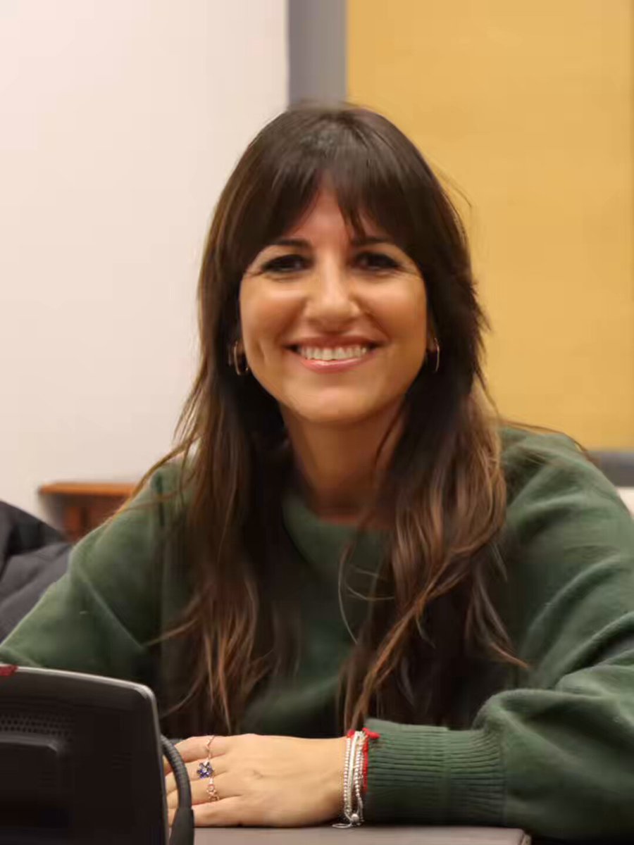 Otra vez lo han vuelto a hacer. Hoy ha sido VOX. Han intentado callarme por decir una verdad: Vox no puede hablar de violencia sexual desde un partido con un diputado condenado por violencia de género. Nosotr@s expulsamos a los acosadores. Ell@s los meten en sus listas. Lecciones de VOX, ni una. #NiUnaLección #ViolenciaDeGénero #ViolenciaSexual #Feminismo #Congreso