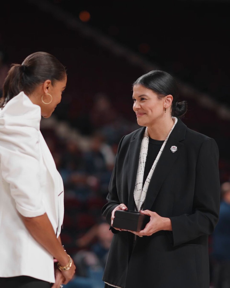 Gold has a nice ring to it! In honor of bringing home the gold from Paris, Joni Taylor was recently presented with a championship ring from USA Basketball 💍🇺🇸 #GigEm | #USWNT