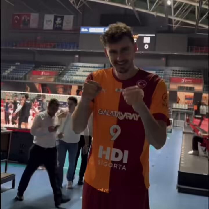 Sen bize Griezmann getir bizde senin için her maç tribünleri dolduralım baba