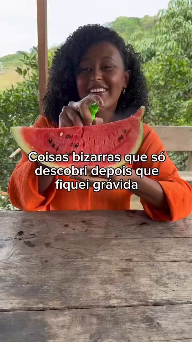 E essa grávida chorando pq tava com desejo de comer espuma de sabonete/detergente