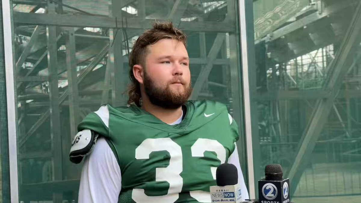 #HawaiiFB long snapper Jack Mowrey on celebrating Kansei Matsuzawa’s historic season.