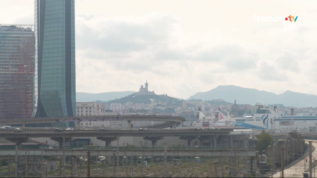 🔵⚪️ Marseille est en train de devenir une “data-ville“ : de nombreux centres de données s’installent massivement sur la côte. Ouverte sur l’Afrique, la cité phocéenne est un atout pour ces entreprises. #JT20h