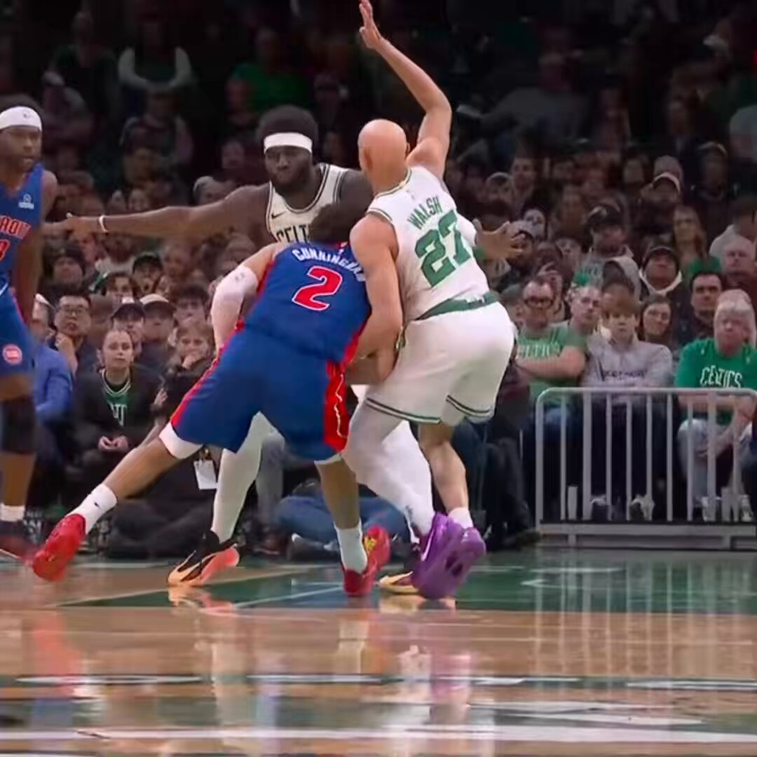 he has to be one of the most frustrating players in the league to gameplan for when he’s hitting his threes like this especially when you factor in the size and playmaking… and he plays defense