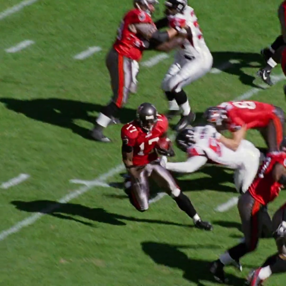 "RUN, MICHEAL, RUN!" As the Voice of the Buccaneers for 37 seasons, Gene Deckerhoff relives the day Micheal Spurlock made history with our first kick return touchdown 🙌