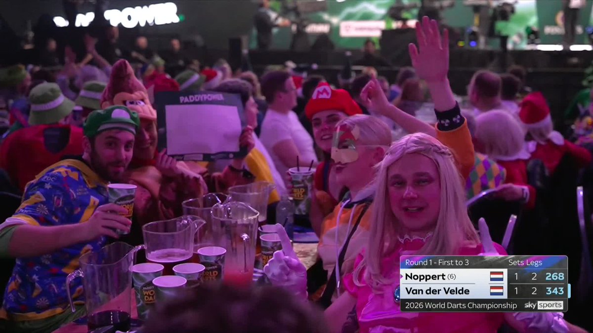 NOPPERT LEADS! Danny Noppert clinches set three to take the lead once more! 📺 #WCDarts | R1