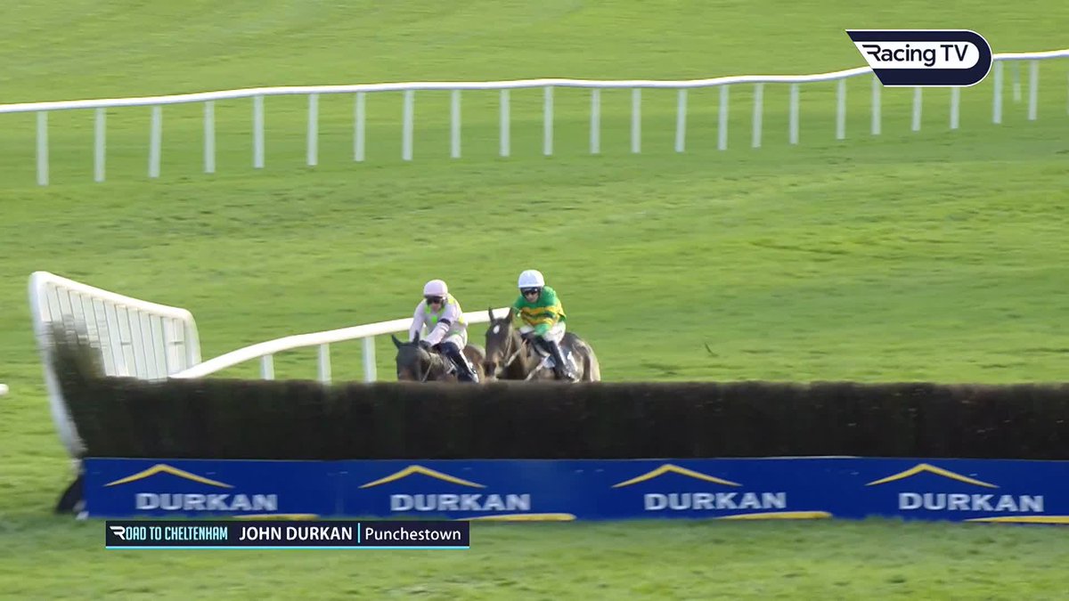 GAELIC WARRIOR 🆚 FACT TO FILE round two looks very likely at Kempton on Boxing Day. Fact To File was smashed in from 7-1 to 9-4 for the Christmas showpiece over 3m for Willie Mullins. Looks like we’re set for a cracker in the King George people! 😍🎄