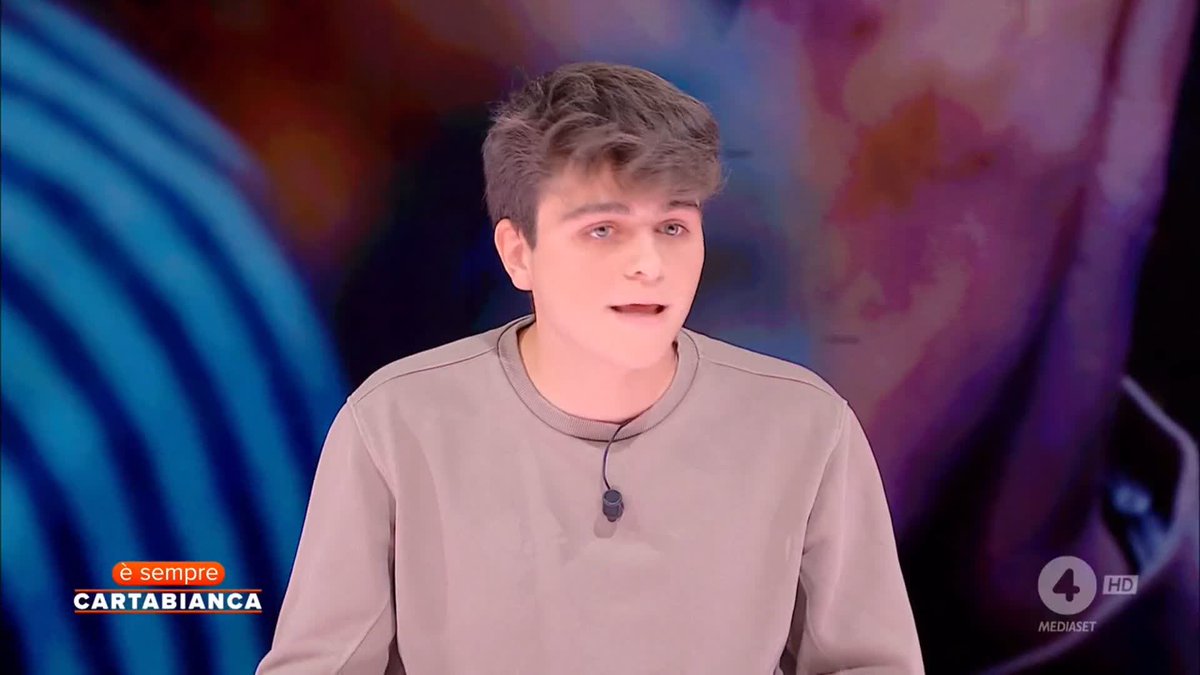 Parla Leornardo Dimola, lo studente che ha contestato Anna Maria Bernini: "Un ministro che dovrebbe rappresentarci e invece ci definisce inutili dovrebbe dimettersi" #ÈsempreCartabianca