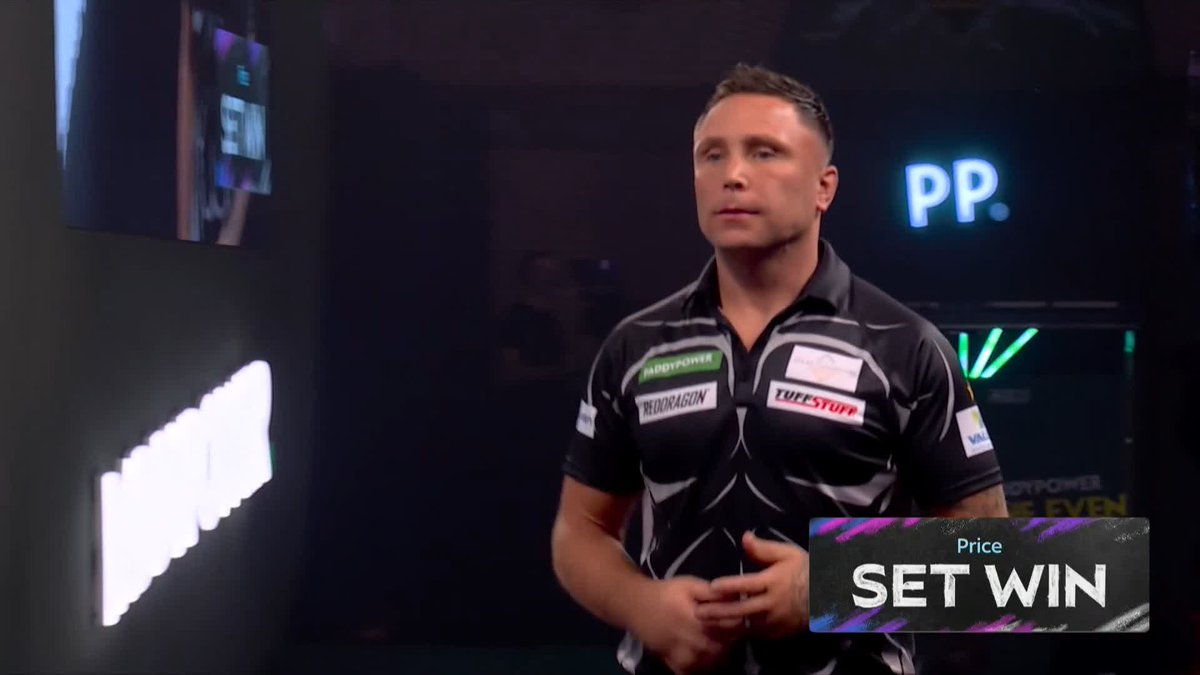 PRICE POWERS AHEAD! Gerwyn Price has come flying out of the blocks! The 2020/21 World Champion wraps up the opening set in routine style against Adam Gawlas! 📺 #WCDarts | R1