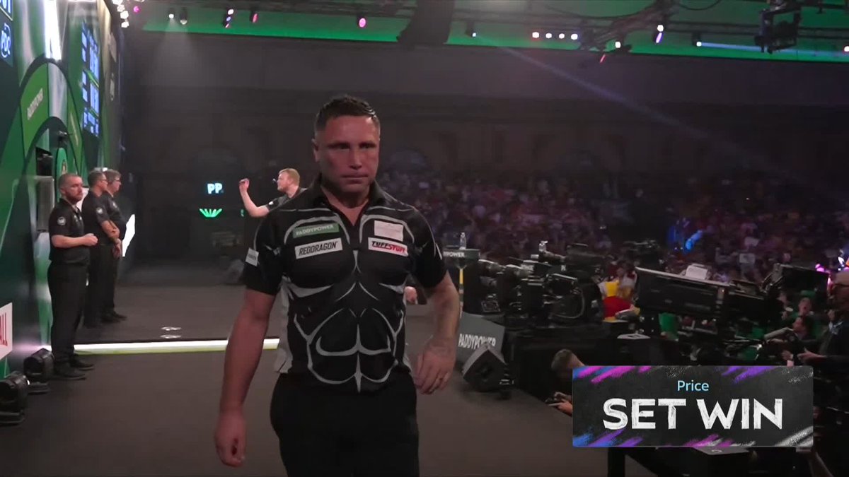 THE TRADEMARK PRICE ROAR! Gerwyn Price turns the set around! Having trailed 2-0, the Welshman bounces back with a brilliant 120 checkout to extend his lead against Adam Gawlas! 📺 #WCDarts | R1