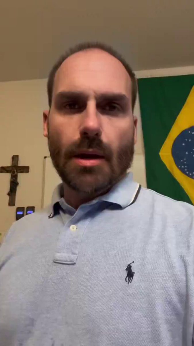 🚨URGENTE - Eduardo Bolsonaro diz que Filipe Martins foi preso e condenado por uma viagem que não fez “Filipe Martins: preso preventivamente por uma viagem que não fez e, agora, condenado por uma minuta que nunca existiu”