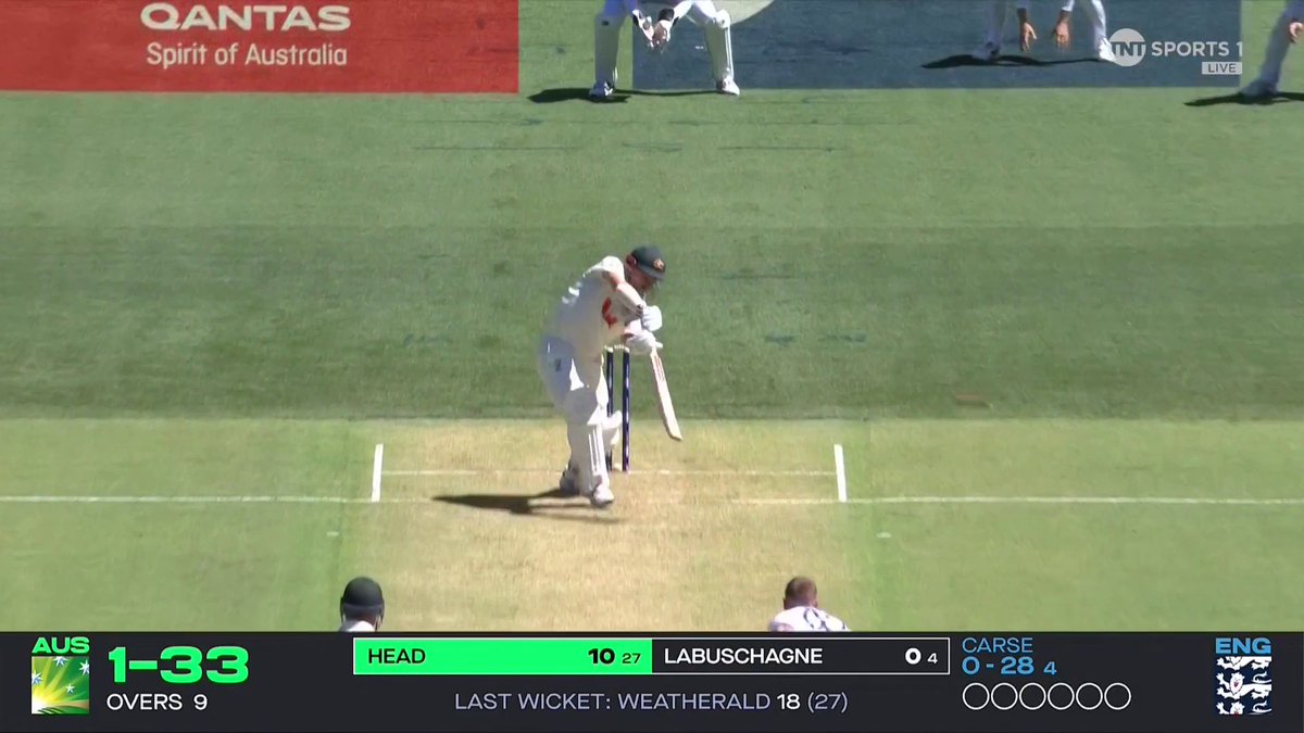 Zak Crawley takes a spectacular catch to remove Travis Head! 👏