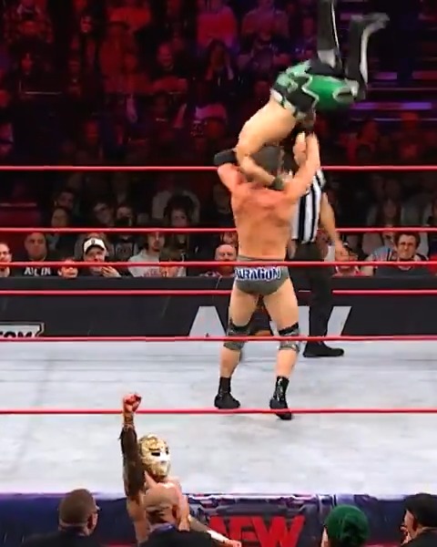 They worked well together on AEW Dark, but @OrangeCassidy + Mascara Dorada CMLL face off tomorrow night in the #AEWContinentalClassic – and @RoderickStrong is looming, too! Watch #AEWDark: Stocking Stuffer on AEW's YouTube Channel, RIGHT NOW!