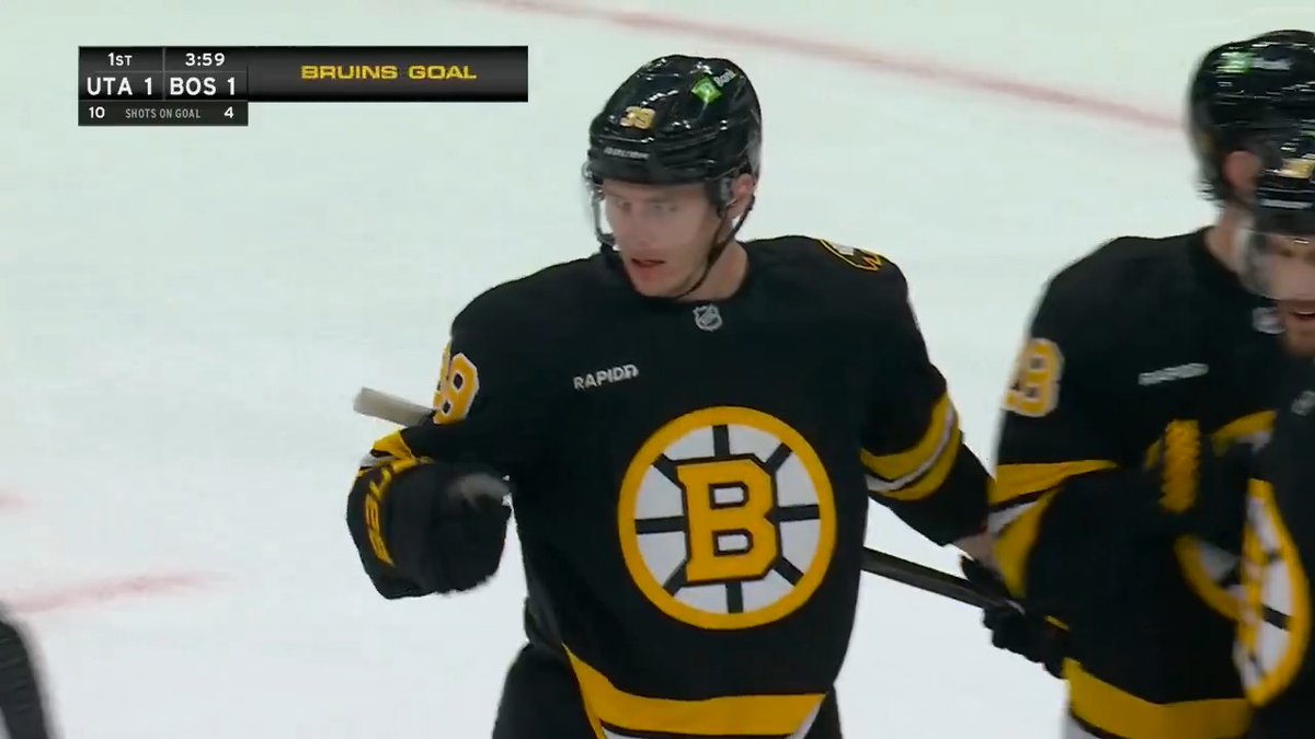 WHAT A PASS FROM PASTRNAK 😮‍💨