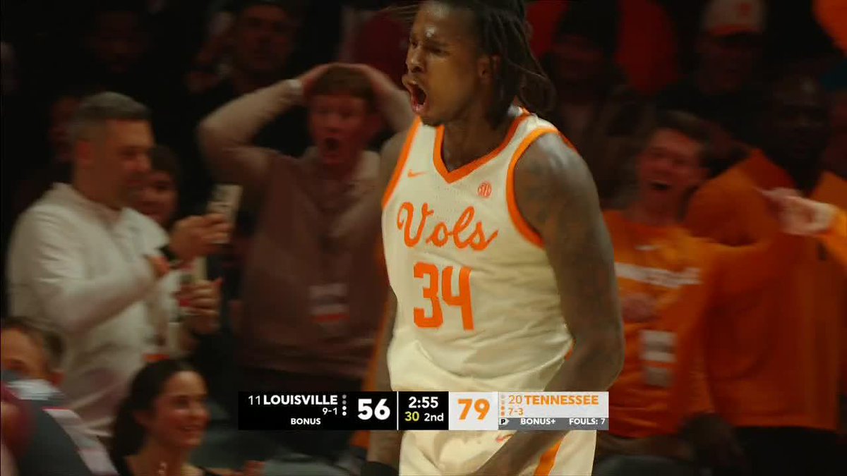 Tennessee putting the finishing touches on a BIG win 🔥 (via ESPN)