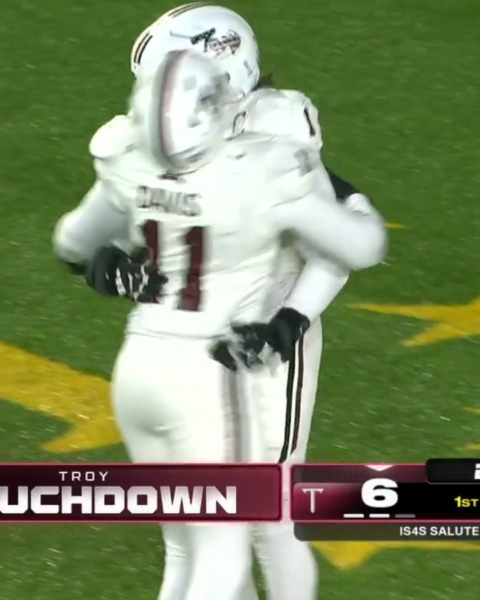 FUMBLE ON A FLEA-FLICKER AND TROY RECOVERS IT FOR A TOUCHDOWN 😱 Watch the IS4S Salute to Veterans Bowl NOW on ESPN and the ESPN App 🏈