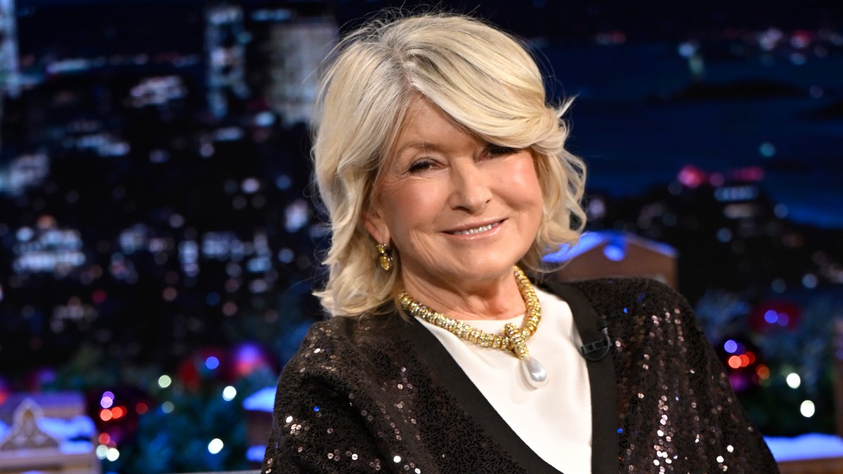 .Jalen Brunson accidentally broke Martha Stewart’s foot during a NEW YORK KNICKS game while she watched courtside 😭 #FallonTonight