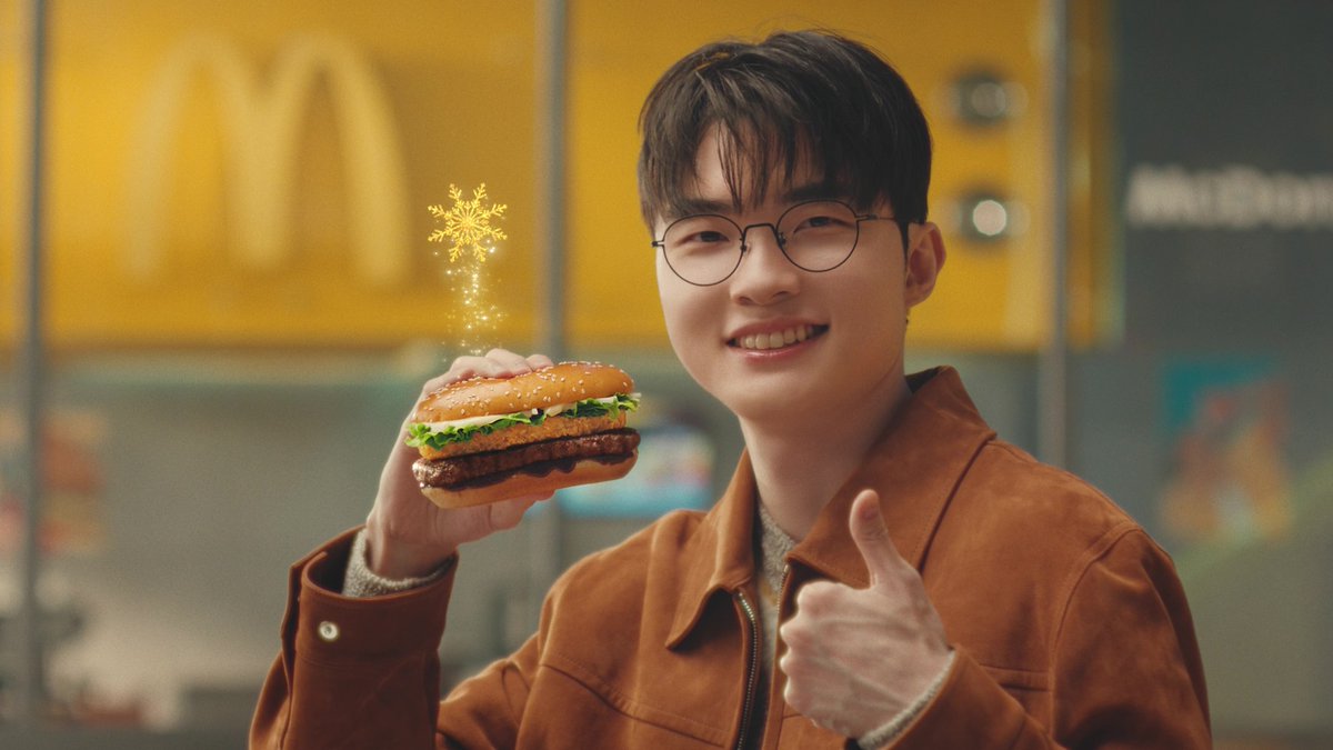 모두가 기다린 행운버거® 시즌! 페이커와 함께 돌아왔어요✨ 맛있게 먹기만 해도 기부가 되는 세상 가장 맛있는 기부, 행운버거®! 지금 맥도날드에서 만나보세요🍔