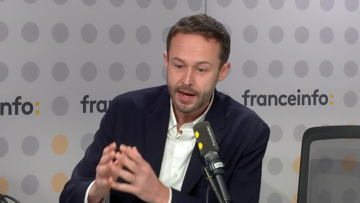 🔴 Municipales 2026 ➡️ "Je suis prêt à me ranger, ou plutôt à travailler, et c'est ce que nous allons faire, avec Emmanuel Grégoire, le candidat socialiste [...]", annonce David Belliard, tête de liste des Écologistes pour les élections municipales de 2026 à Paris