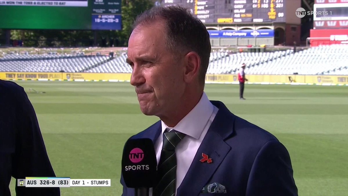 🗣 "This is a batting paradise, Australia will be disappointed." Justin Langer gives his thoughts on the wicket and England's batting aims 👀