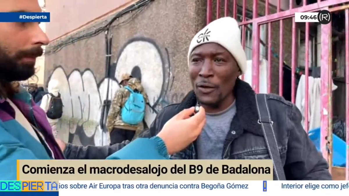 "Hemos venido aquí para buscarnos la vida, para ayudar a la familia y para ayudar a este país" Armando Negro habla con uno de los afectados por el desalojo del B9 de Badalona 👇🏽 📺 DESPIERTA!