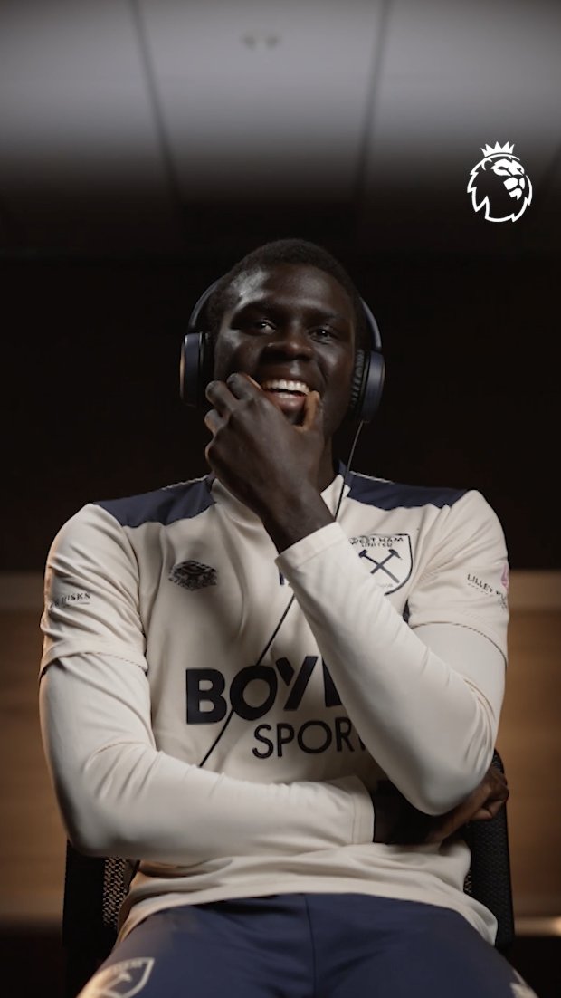 El Hadji Malick Diouf thought he was sitting down for a normal interview. Instead, we surprised him with messages from his family in Senegal. 🇸🇳❤️ West Ham United