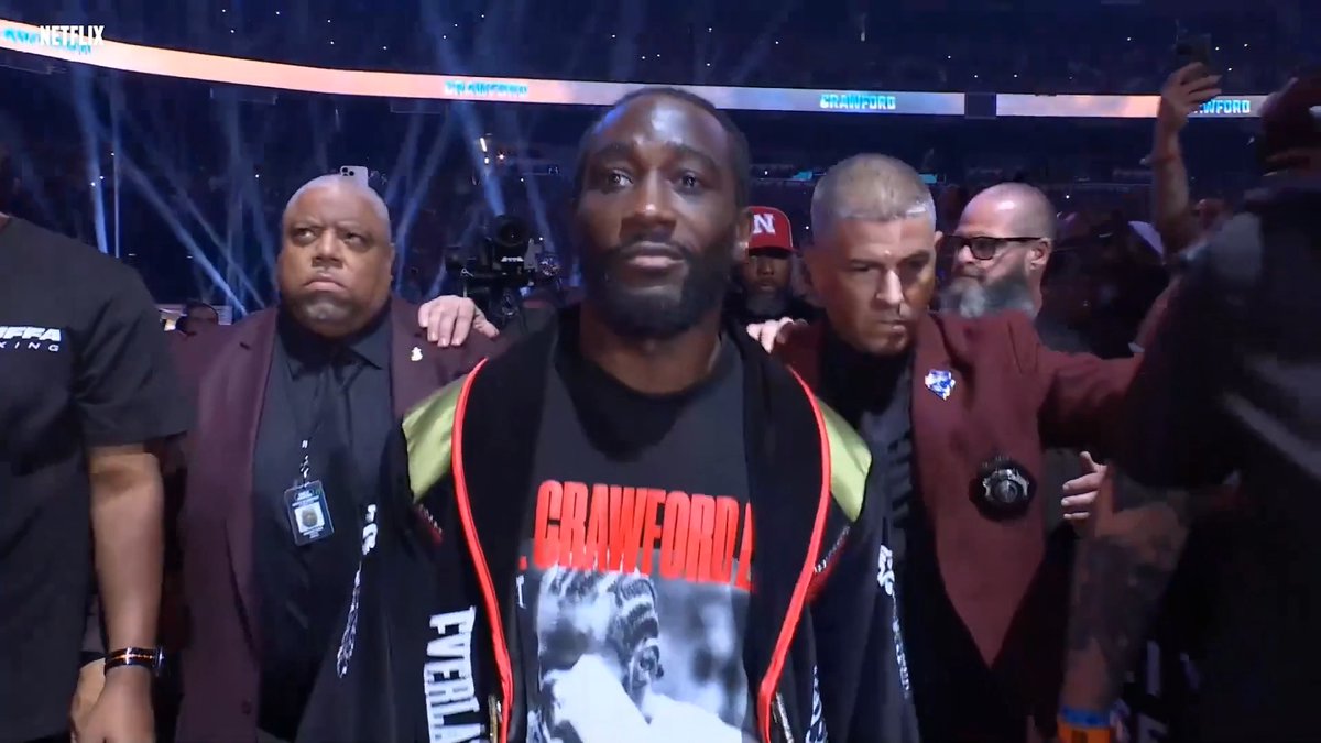 Terence Crawford made his way to the ring in front of 70,000 people for his final fight against Canelo Alvarez 👑