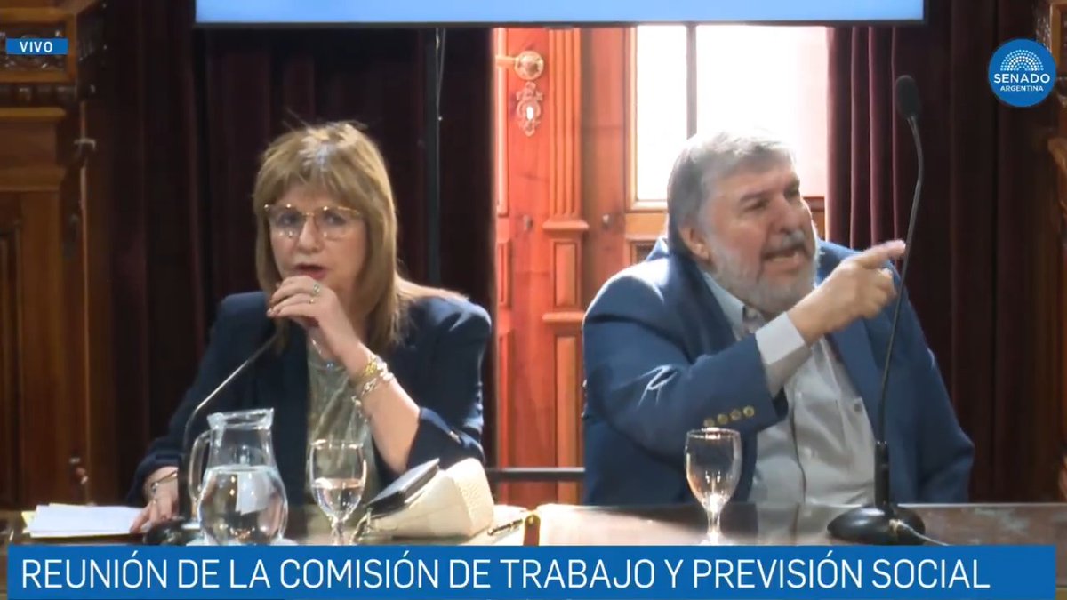 "Mayans": Por este momento durante la reunión de la Comisión de Trabajo y Previsión Social