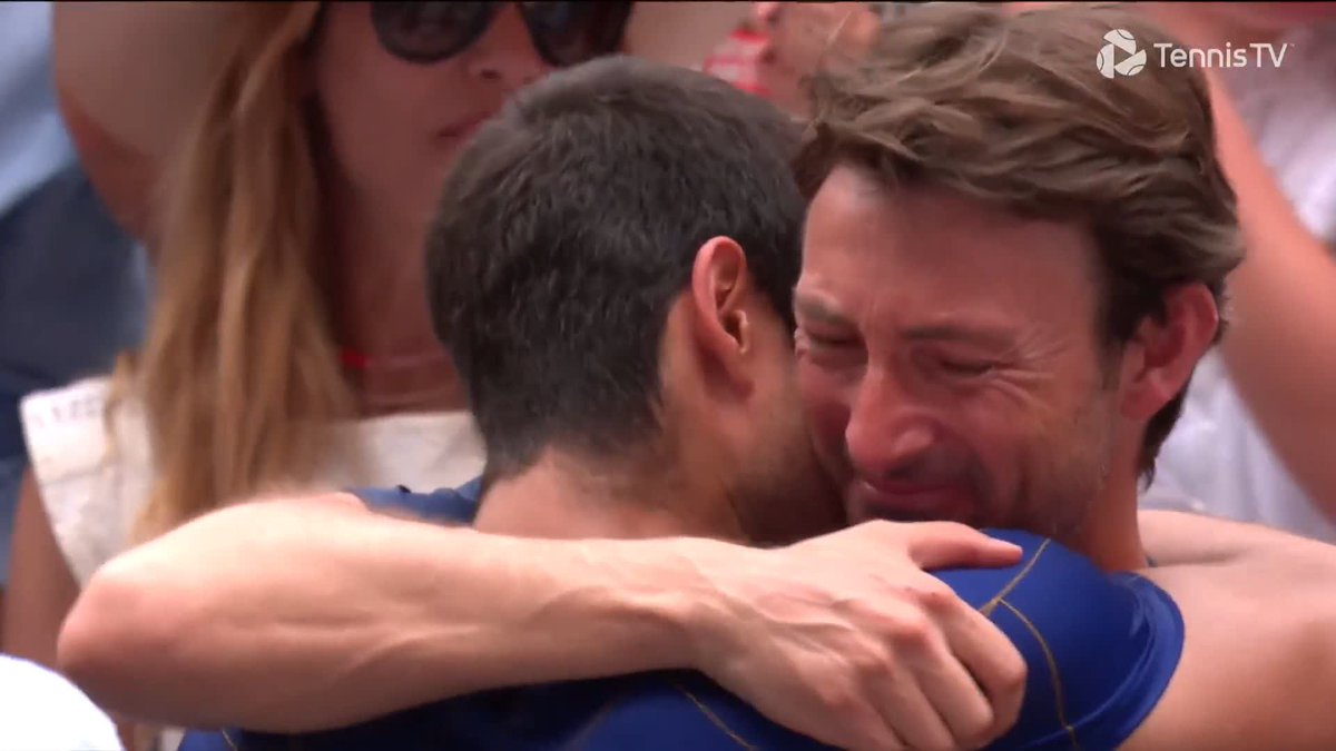 🥹🇪🇸 Whilst Alcaraz was competing at the 2022 Miami Open, Ferrero was in Spain after his father had sadly become ill and passed away 🥲 On the day of the final, Juan Carlos turned up to surprise Alcaraz - their bond was stronger than most people think