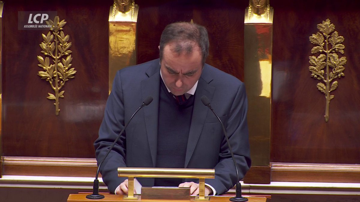 "Ma conviction est qu'il faut une rupture", estime Sébastien Lecornu. "Soit la dépénalisation, soit la mobilisation générale. Le gouvernement refuse la première [option], et vous propose la mobilisation générale". #DirectAN #Narcotrafic