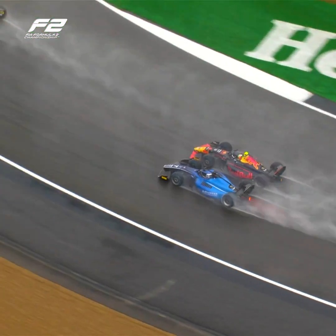 An award-winning Silverstone switchback 🔀 One of the many moves Luke Browning pulled off on his way to third place in a wet Feature Race, also leading to him winning the Dallara Overtake of the Year Award 🏆 #F2 #RoadToF1