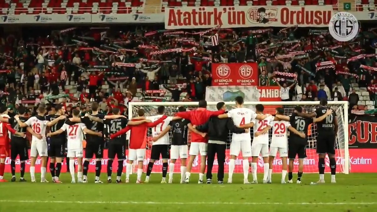 💚🖤❤️🤍 Derler ki iki kardeş bir olunca koca dağ olsa duramazmış karşısında Kocaelispor