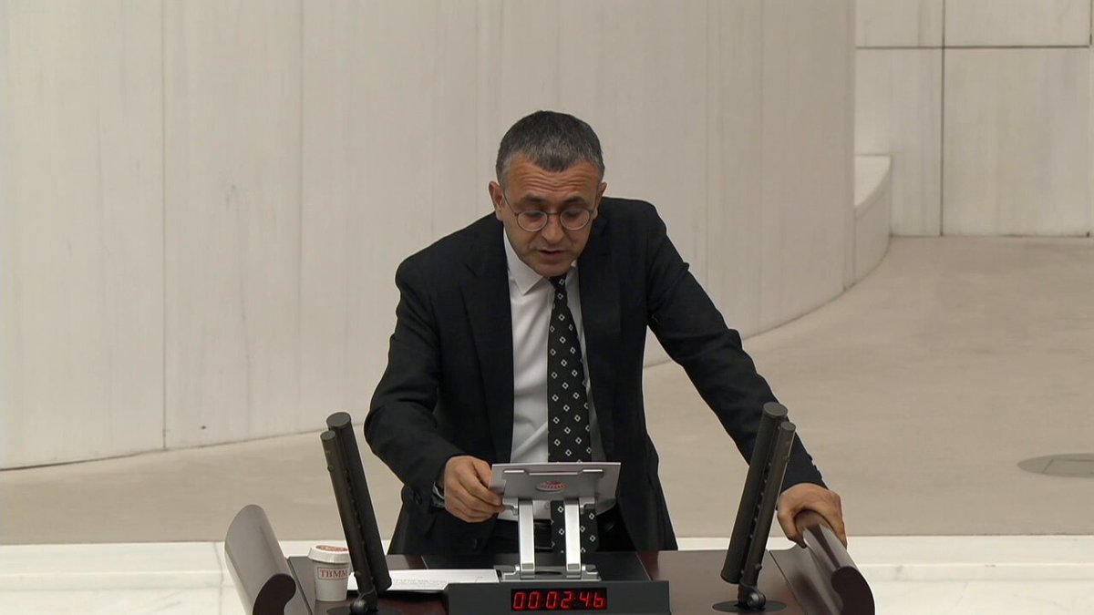 İçişleri Bakanlığı bütçesinde nefret suçlarının cezasız bırakıldığını söyledik. Bir gün sonra tribünlerde Leyla Zana hedef alındı.
