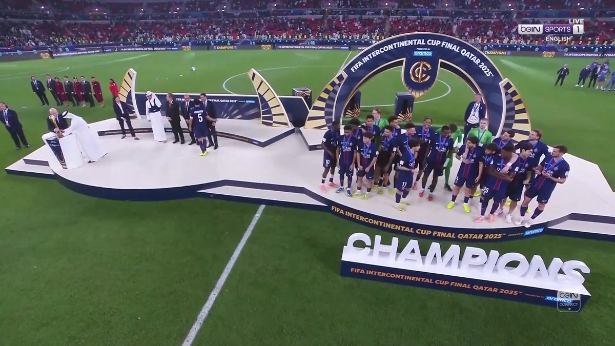 Paris Saint-Germain lift the FIFA Intercontinental Cup 2025™ 🏆 What a year for Luis Enrique's side 😮‍💨 #FIFAIntercontinentalCup #PSG